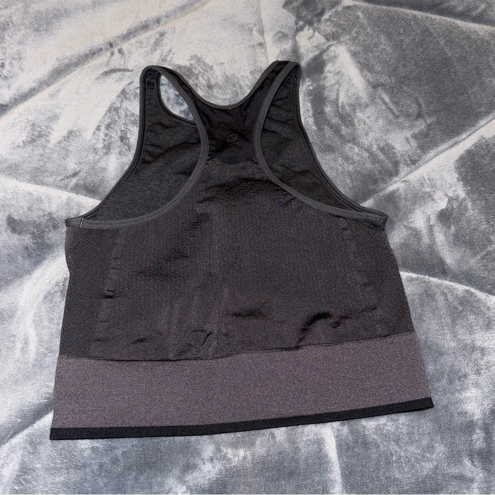 Lululemon tank top never worn! In perfect condition
